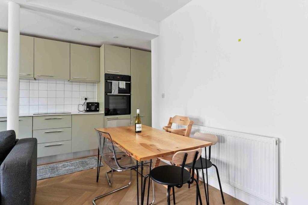 Modern 3 Bed Apartment In Tottenham London Exterior foto